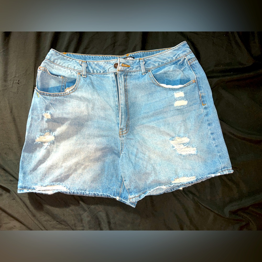 Fashion nova shorts sz 13